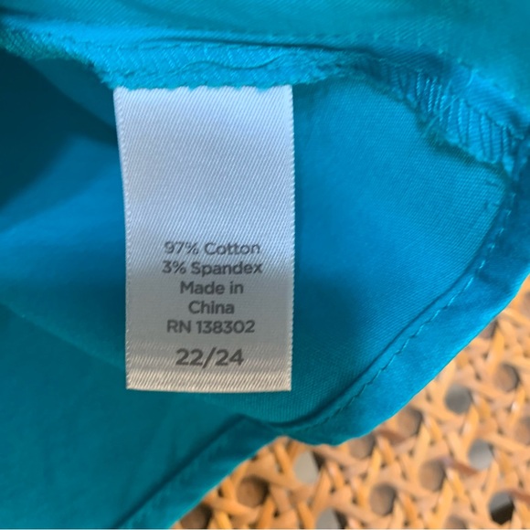 Avenue button blouse shirt top - Picture 6 of 9